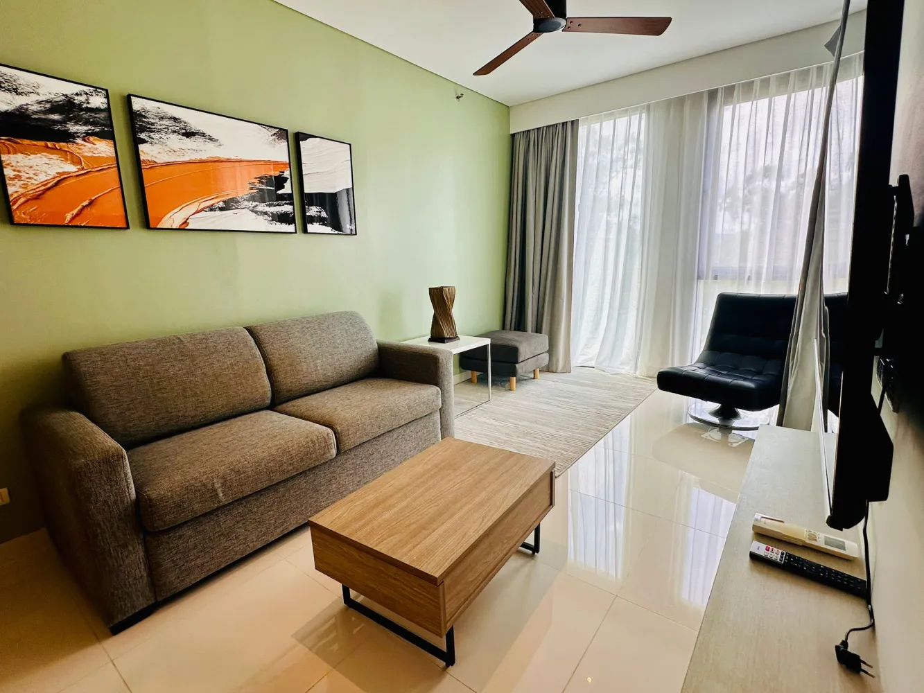 Property image - full photo 4