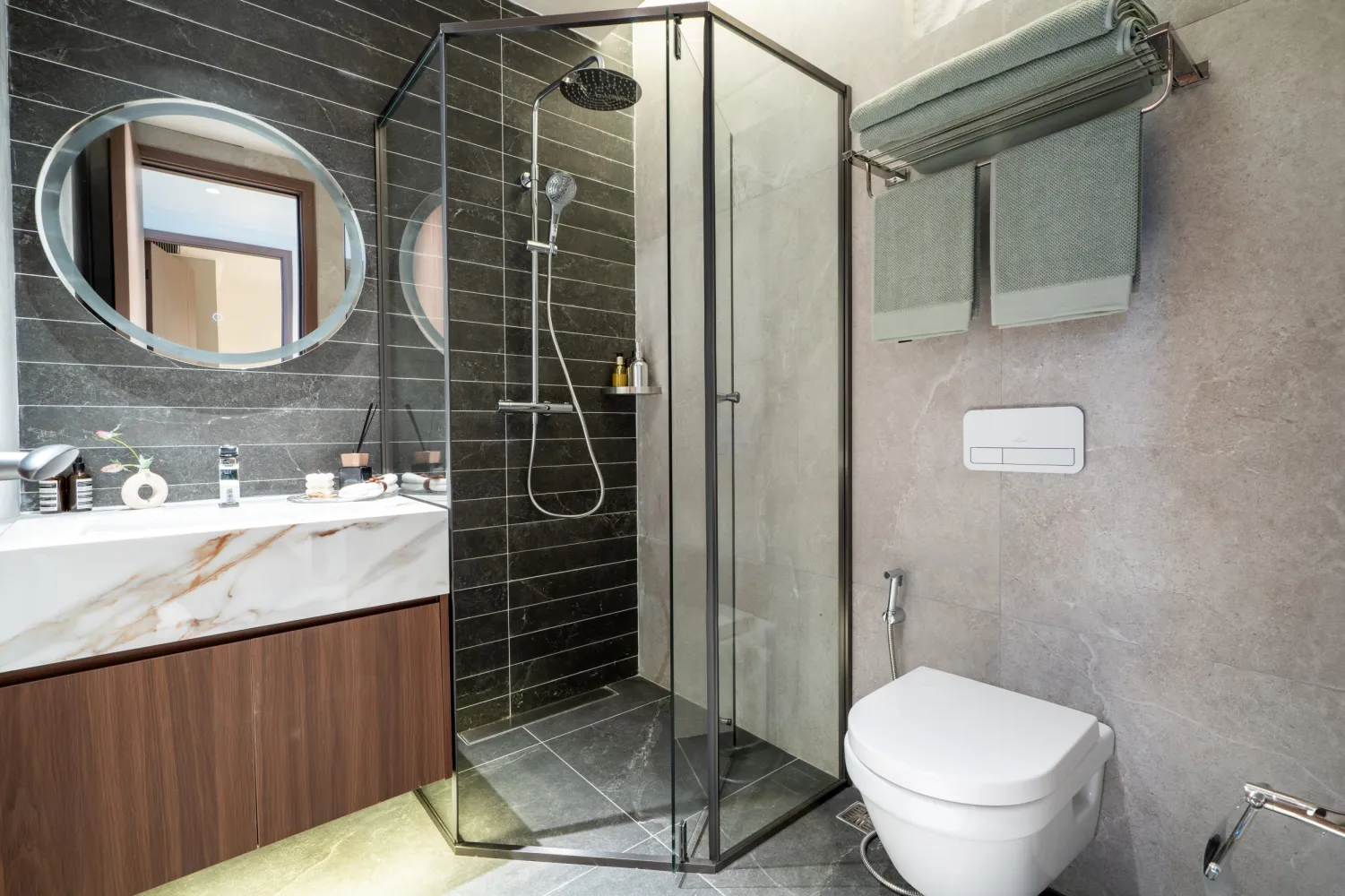 Property image - full photo 5