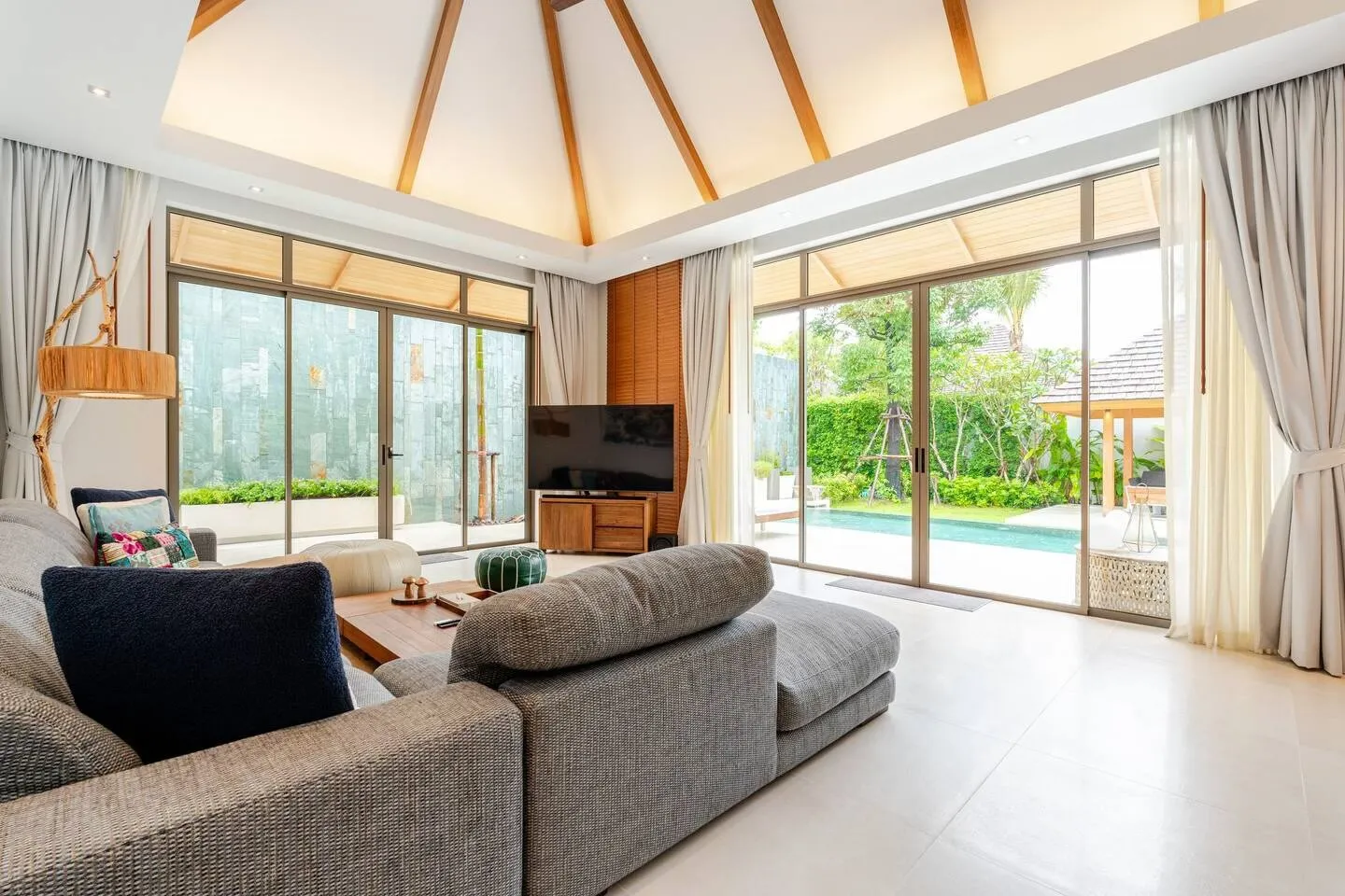 Property image - full photo 3