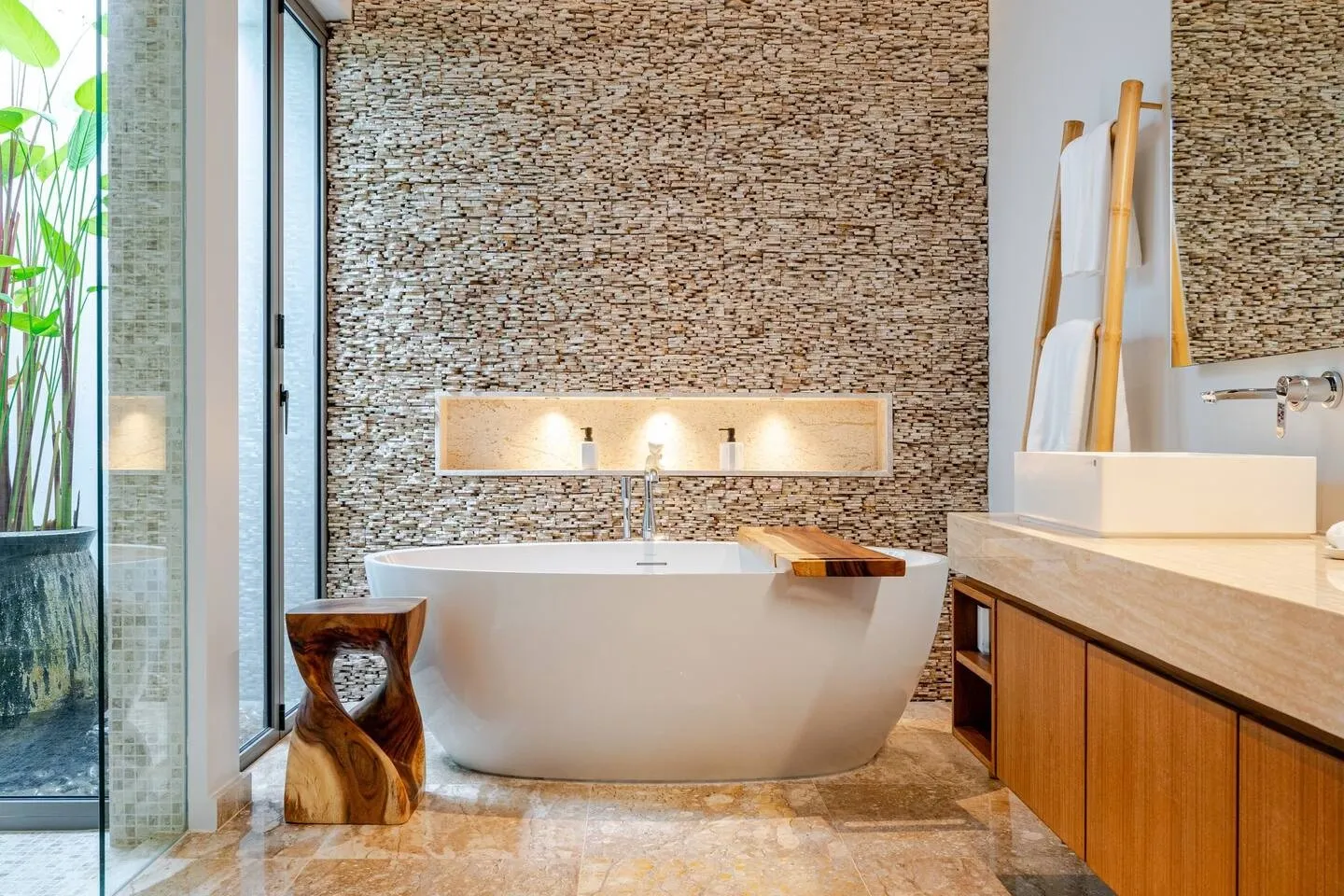 Property image - full photo 37