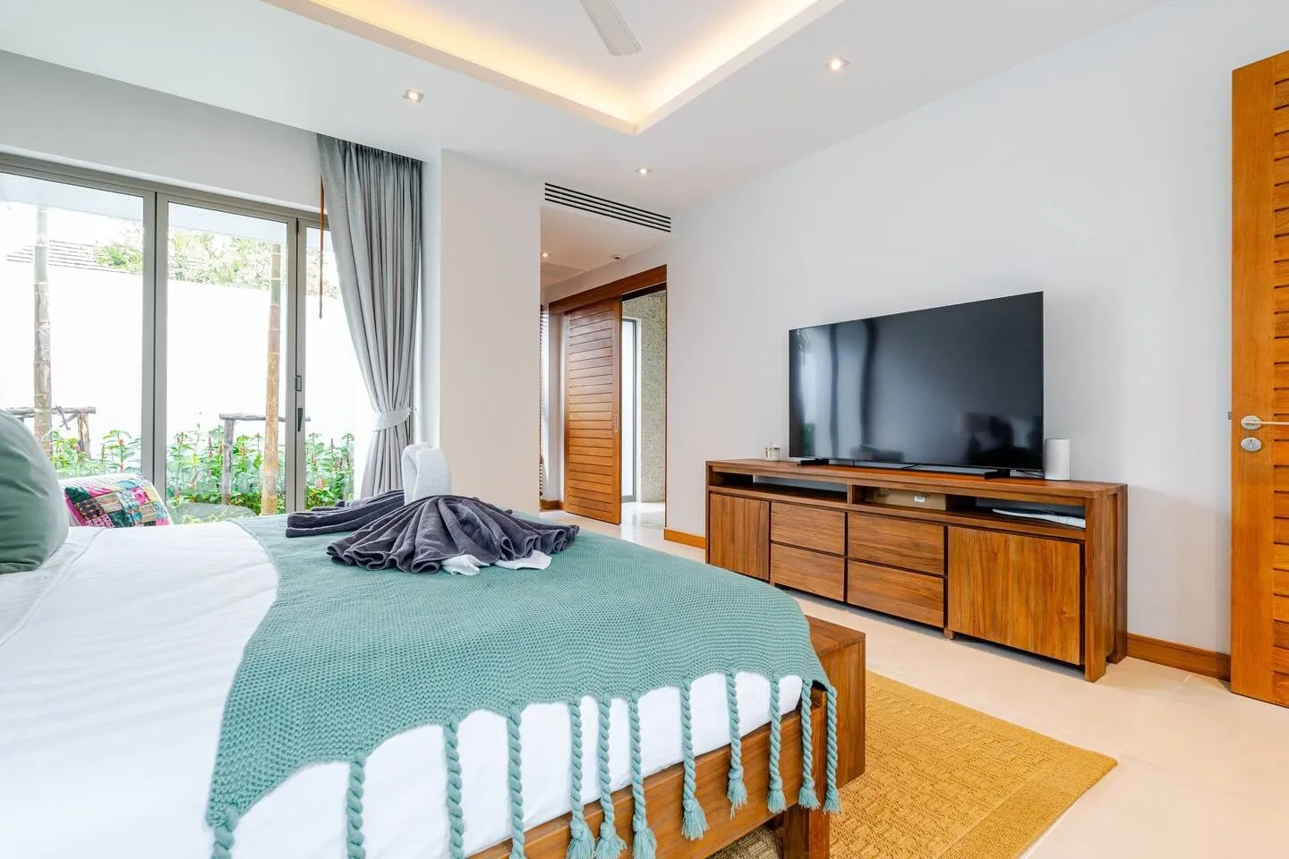 Property image - full photo 14