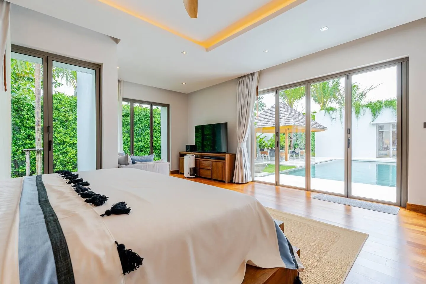 Property image - full photo 31