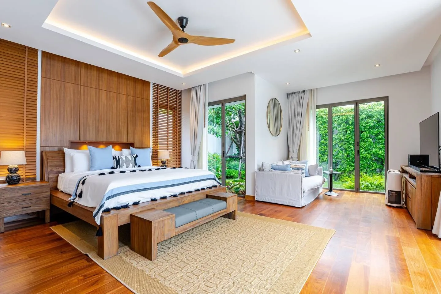 Property image - full photo 32