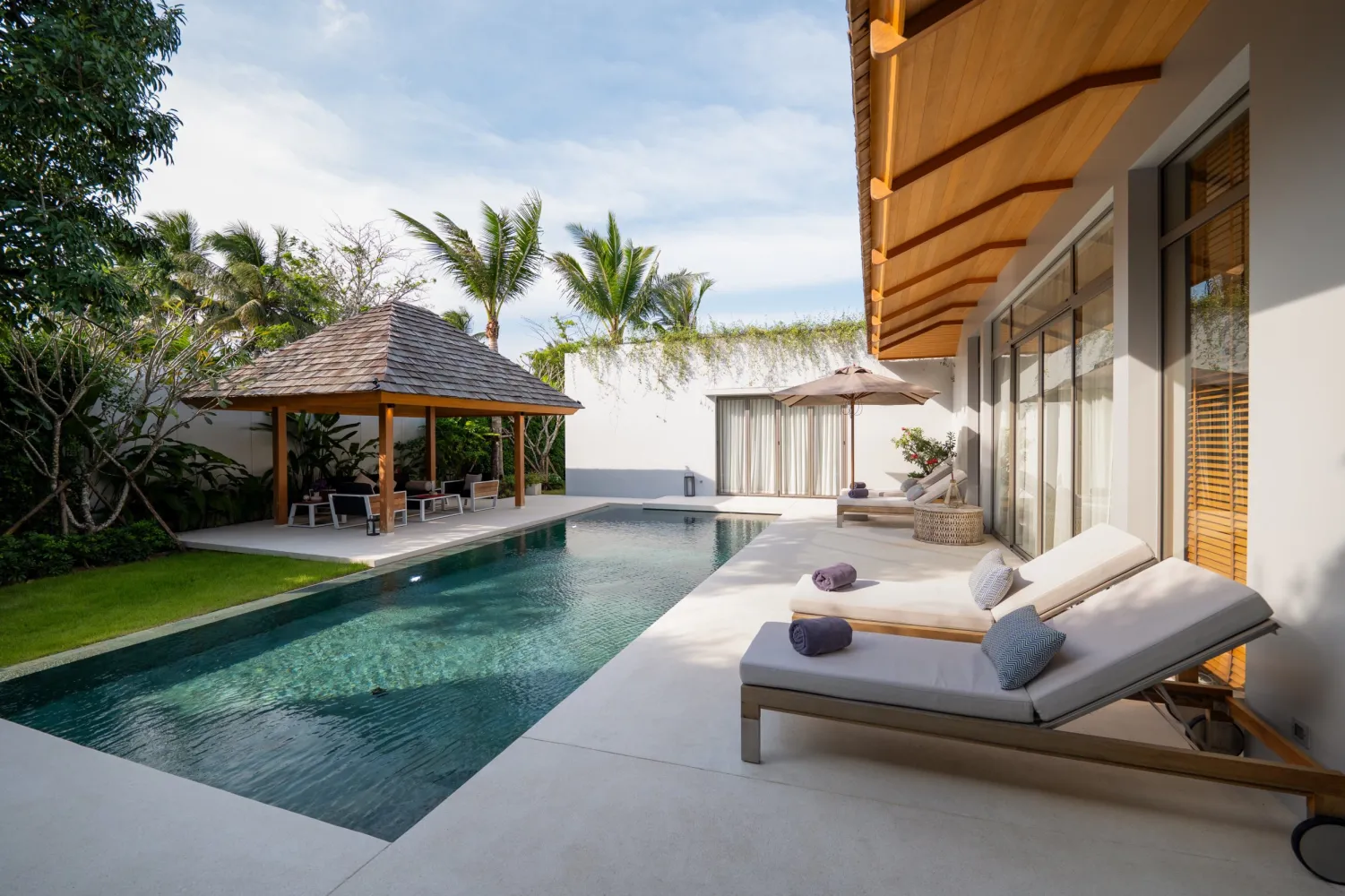 Property image - full photo 2