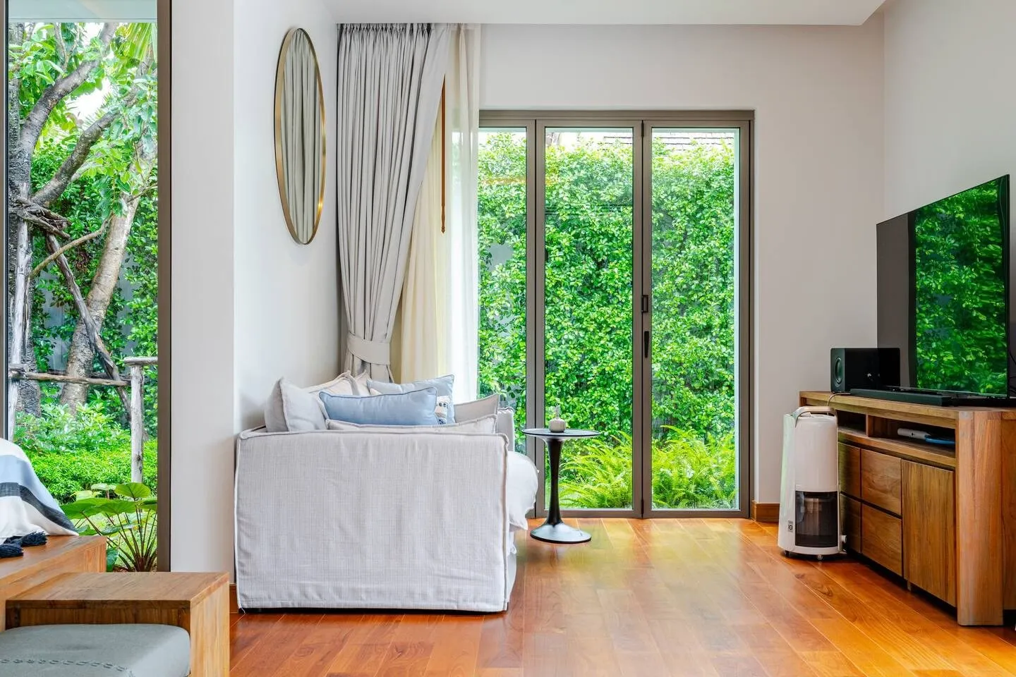Property image - full photo 33