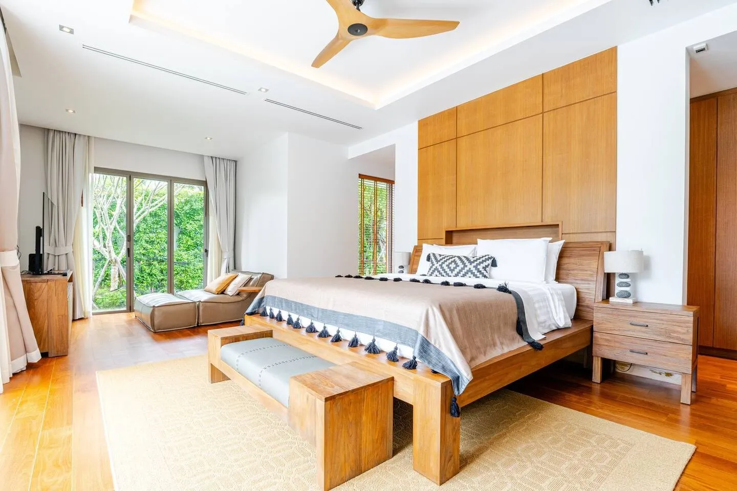 Property image - full photo 38