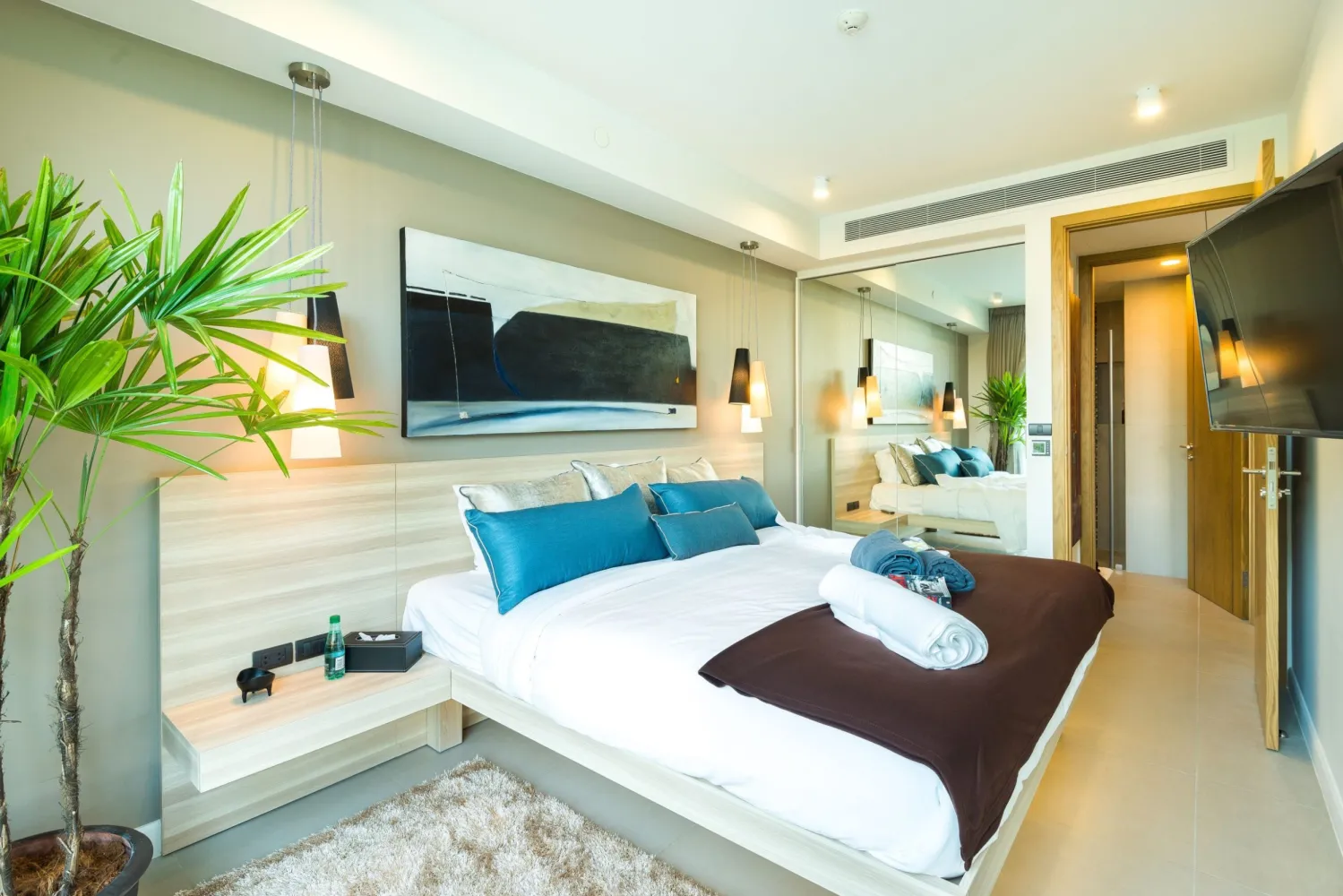 Property image - full photo 11