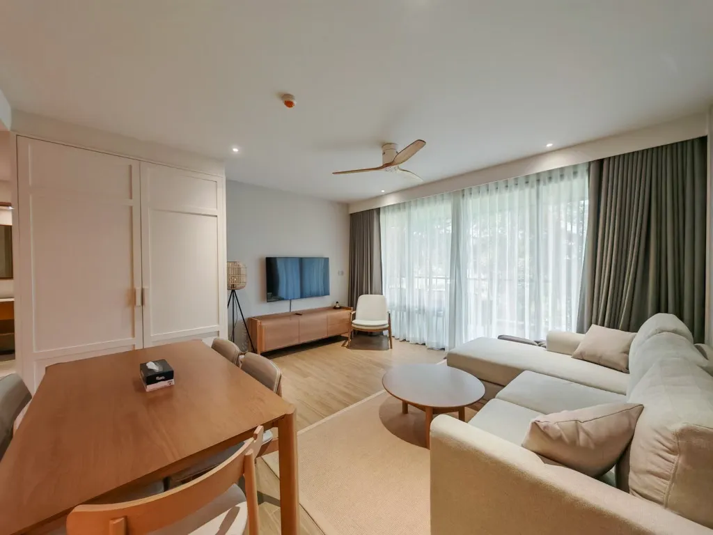 Property image - full photo 2