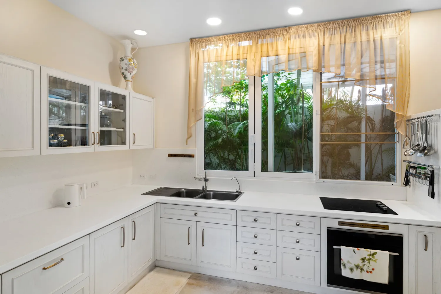 Property image - full photo 9