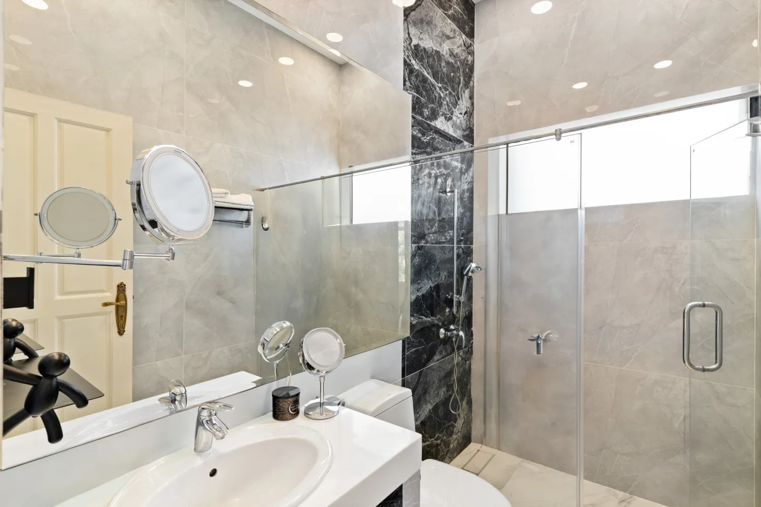Property image - full photo 50