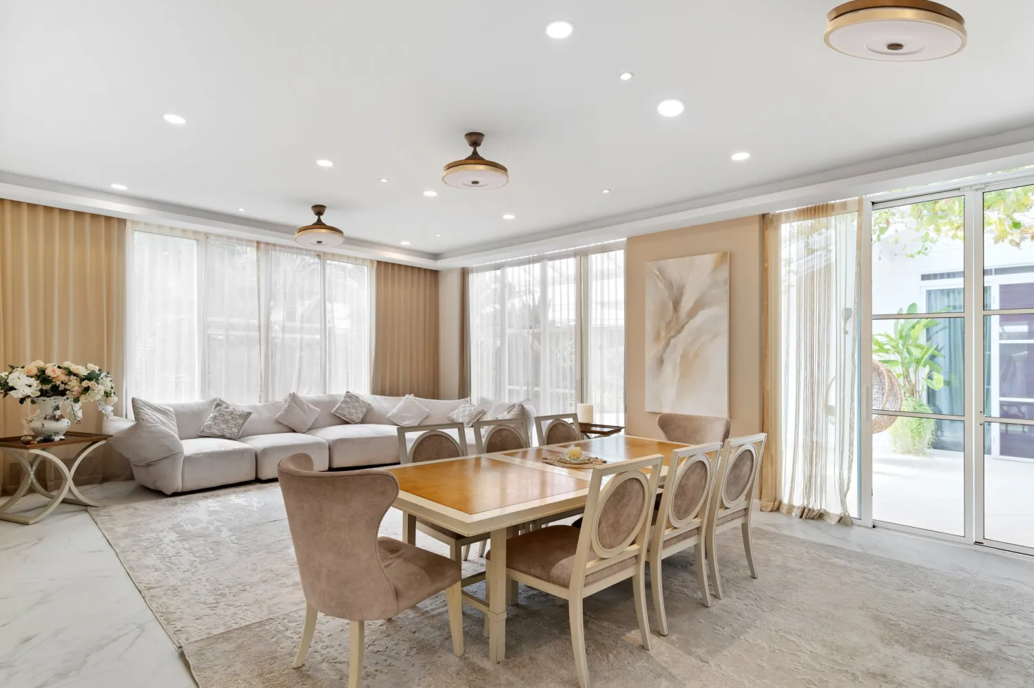 Property image - full photo 2