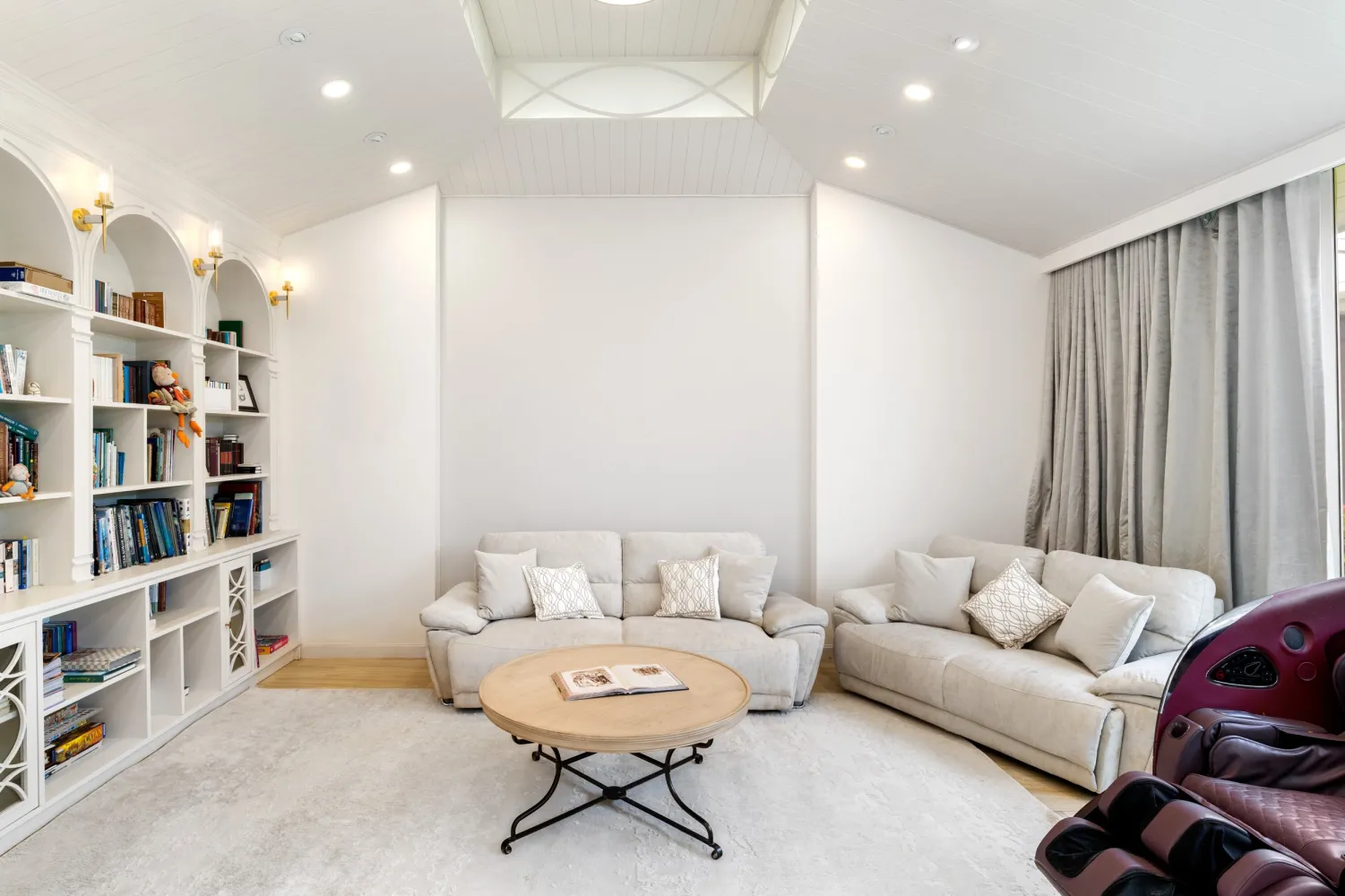 Property image - full photo 43