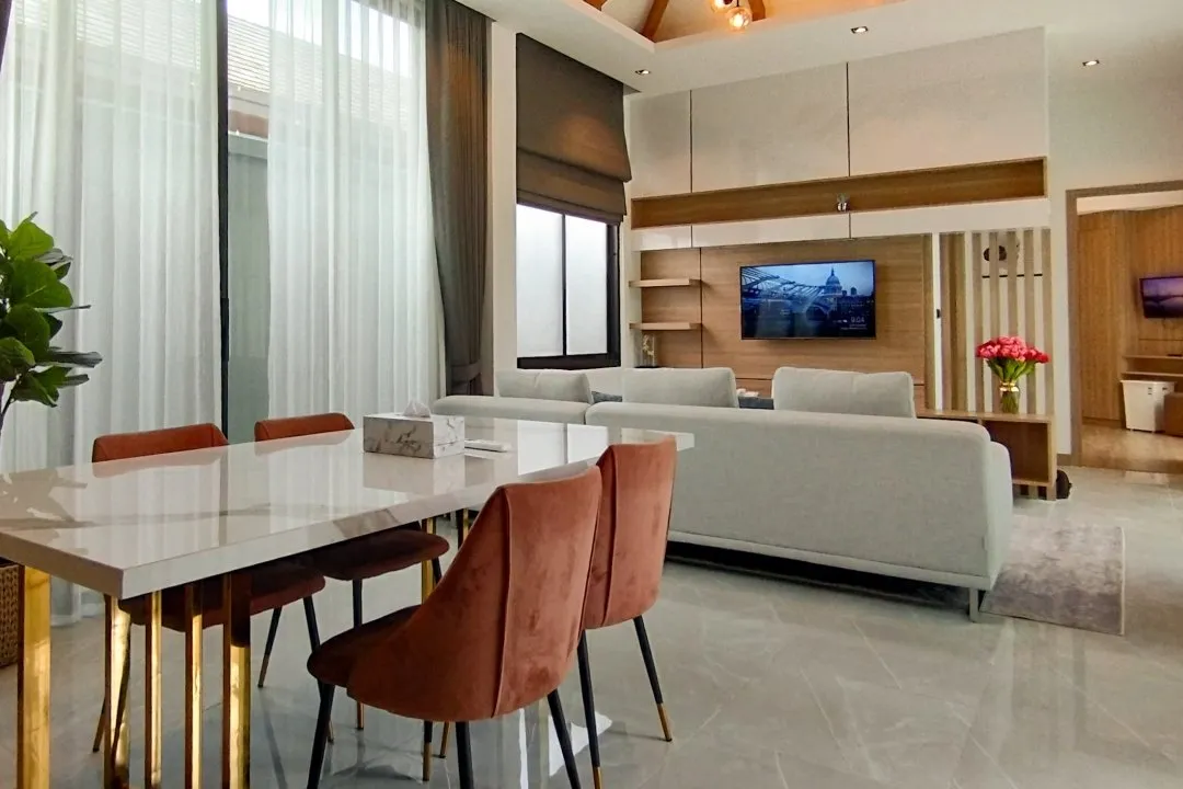 Property image - full photo 2