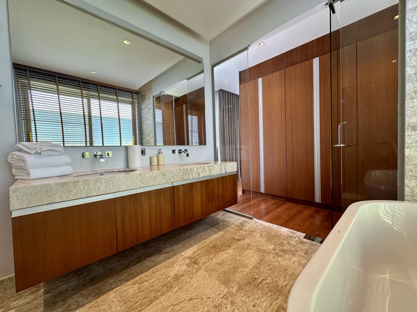 Property image - full photo 34