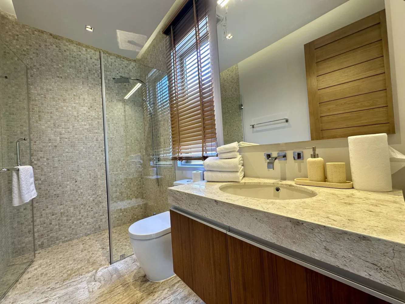 Property image - full photo 39