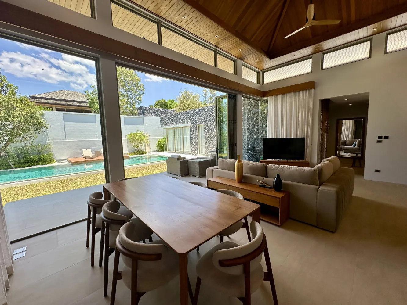 Property image - full photo 9