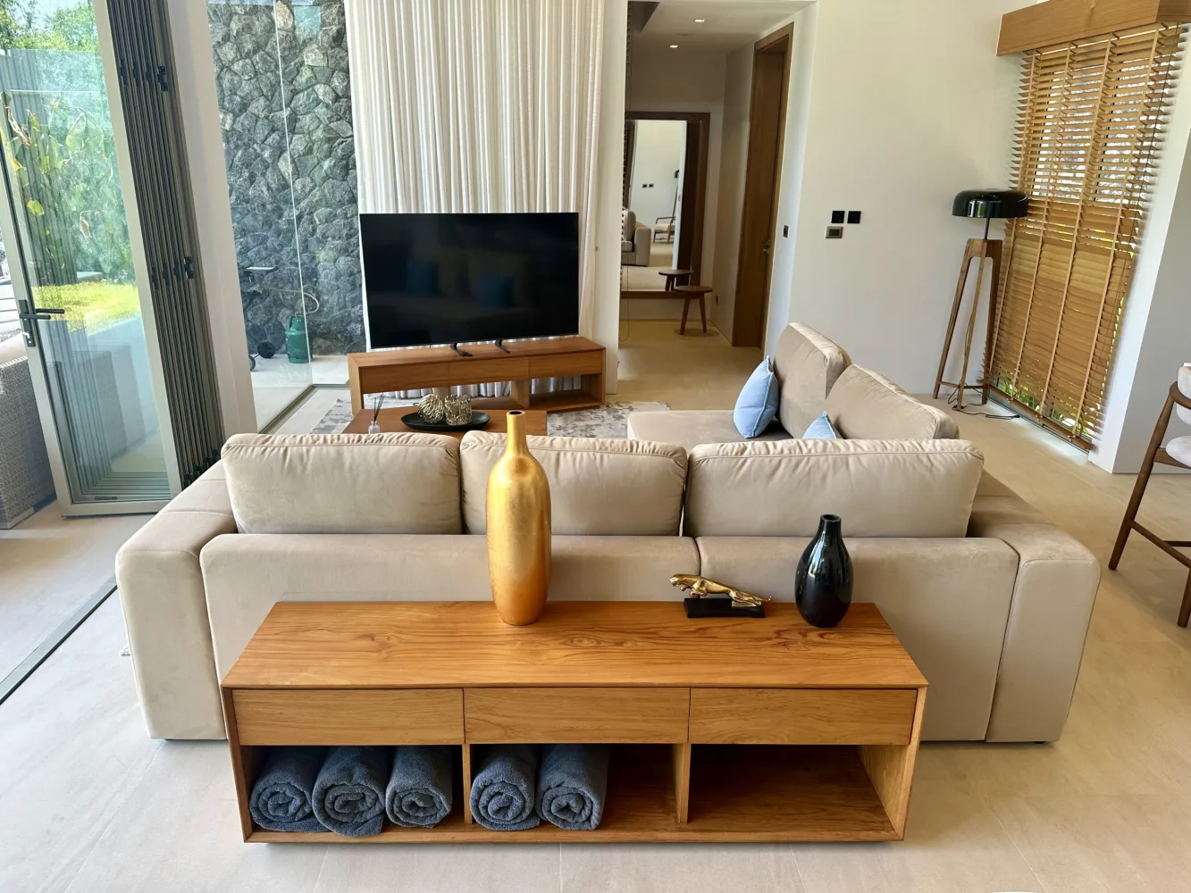 Property image - full photo 3