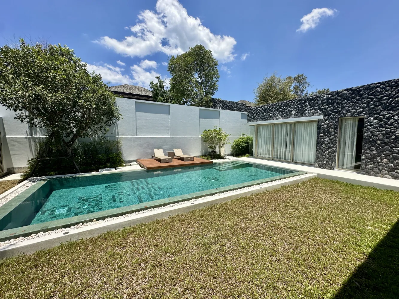 Property image - full photo 11