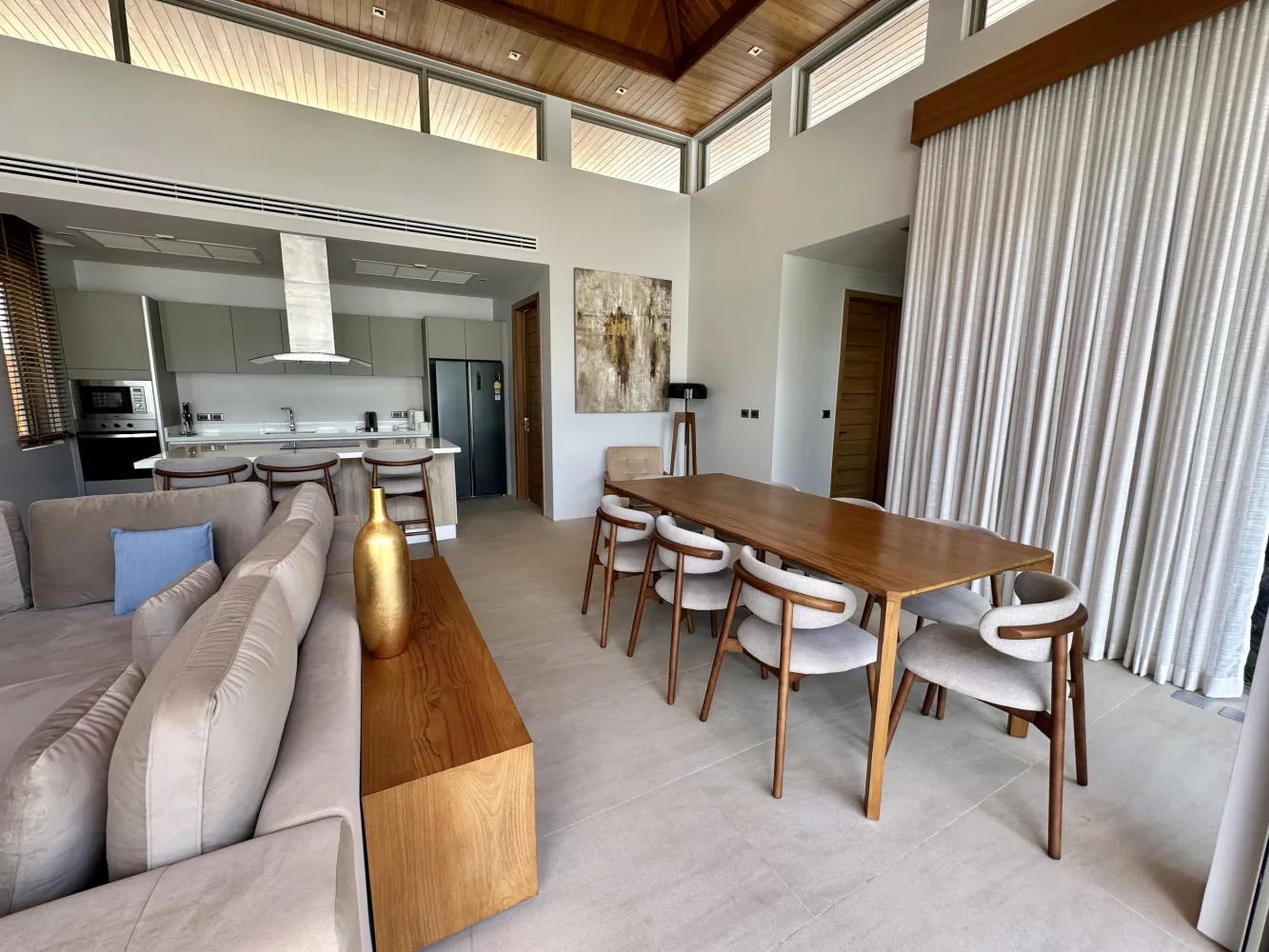 Property image - full photo 4