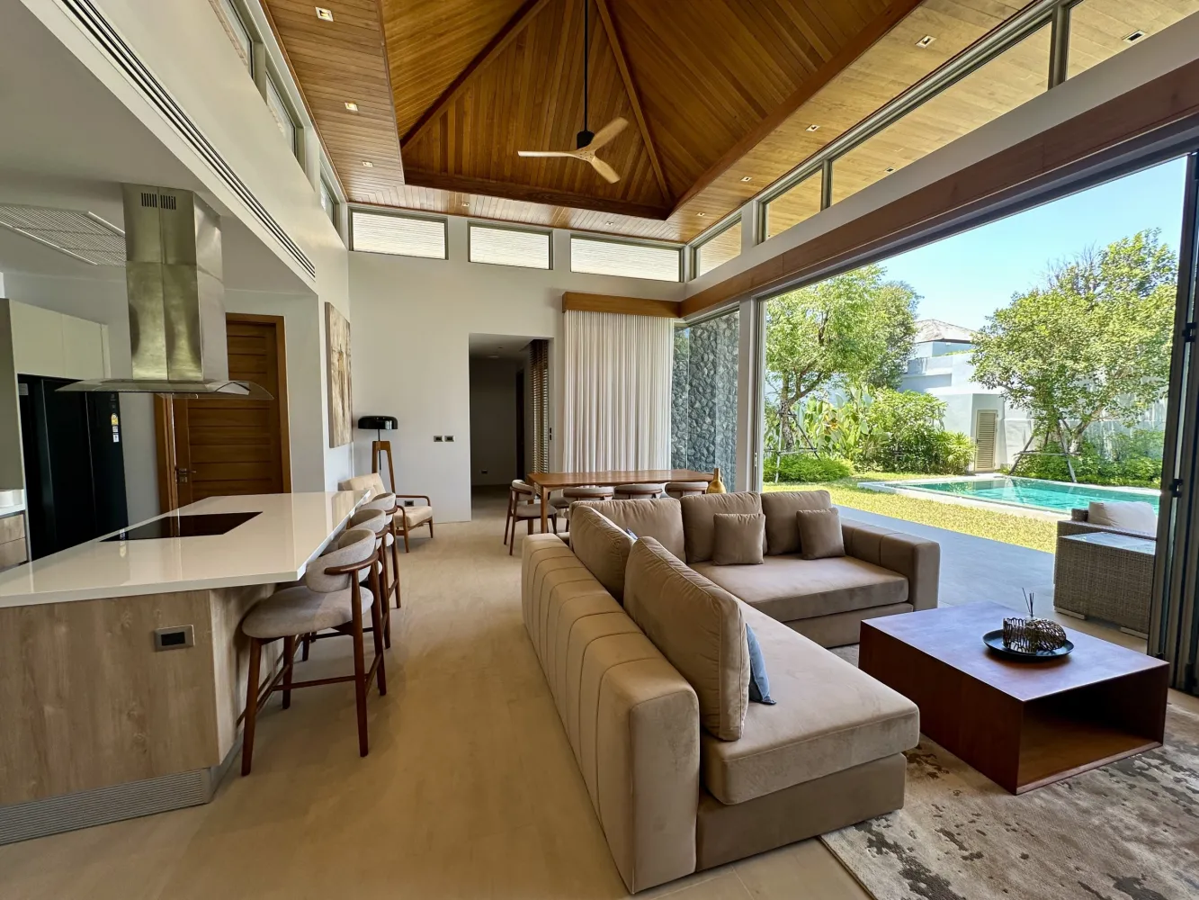 Property image - full photo 10