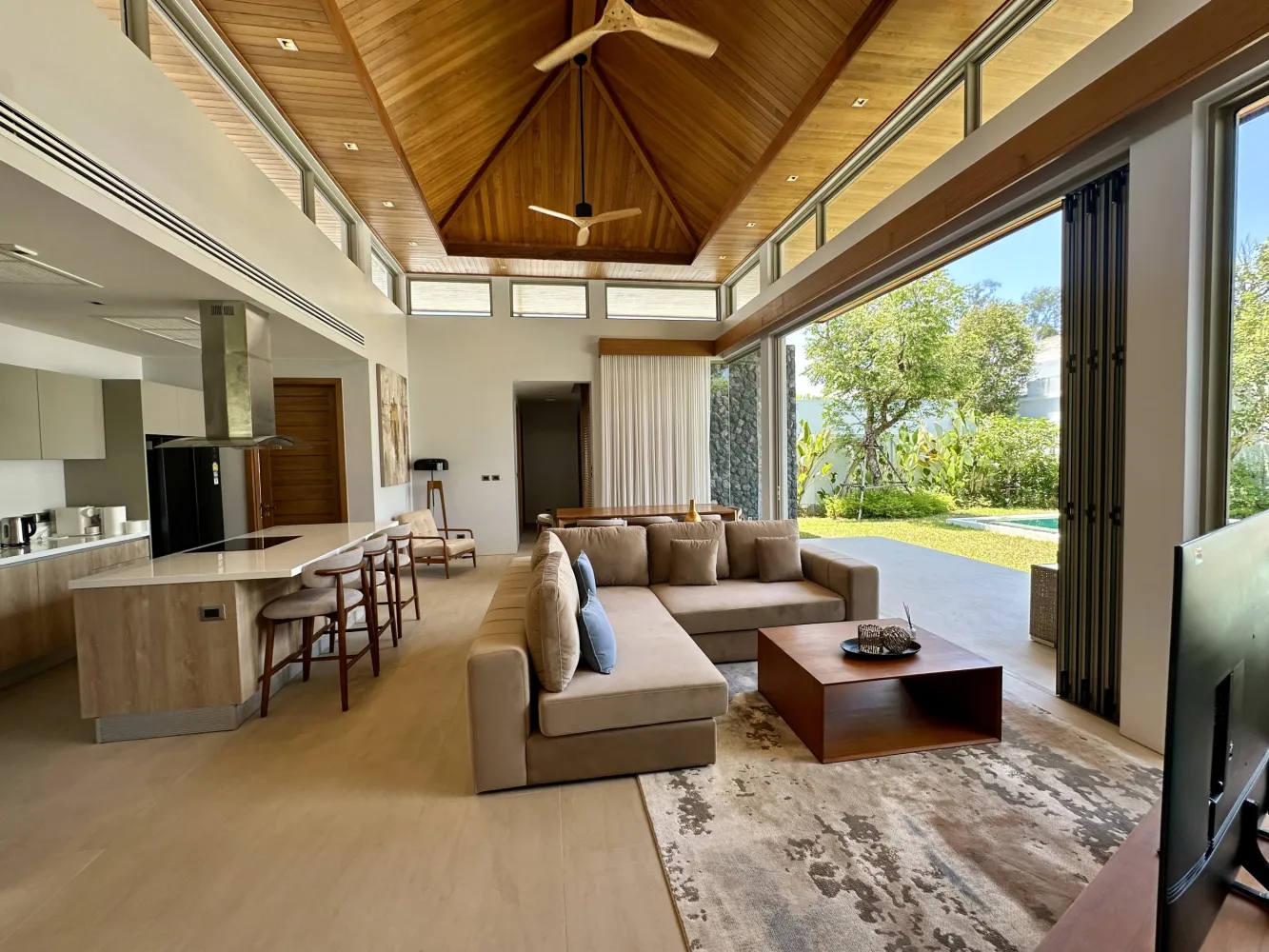 Property image - full photo 2