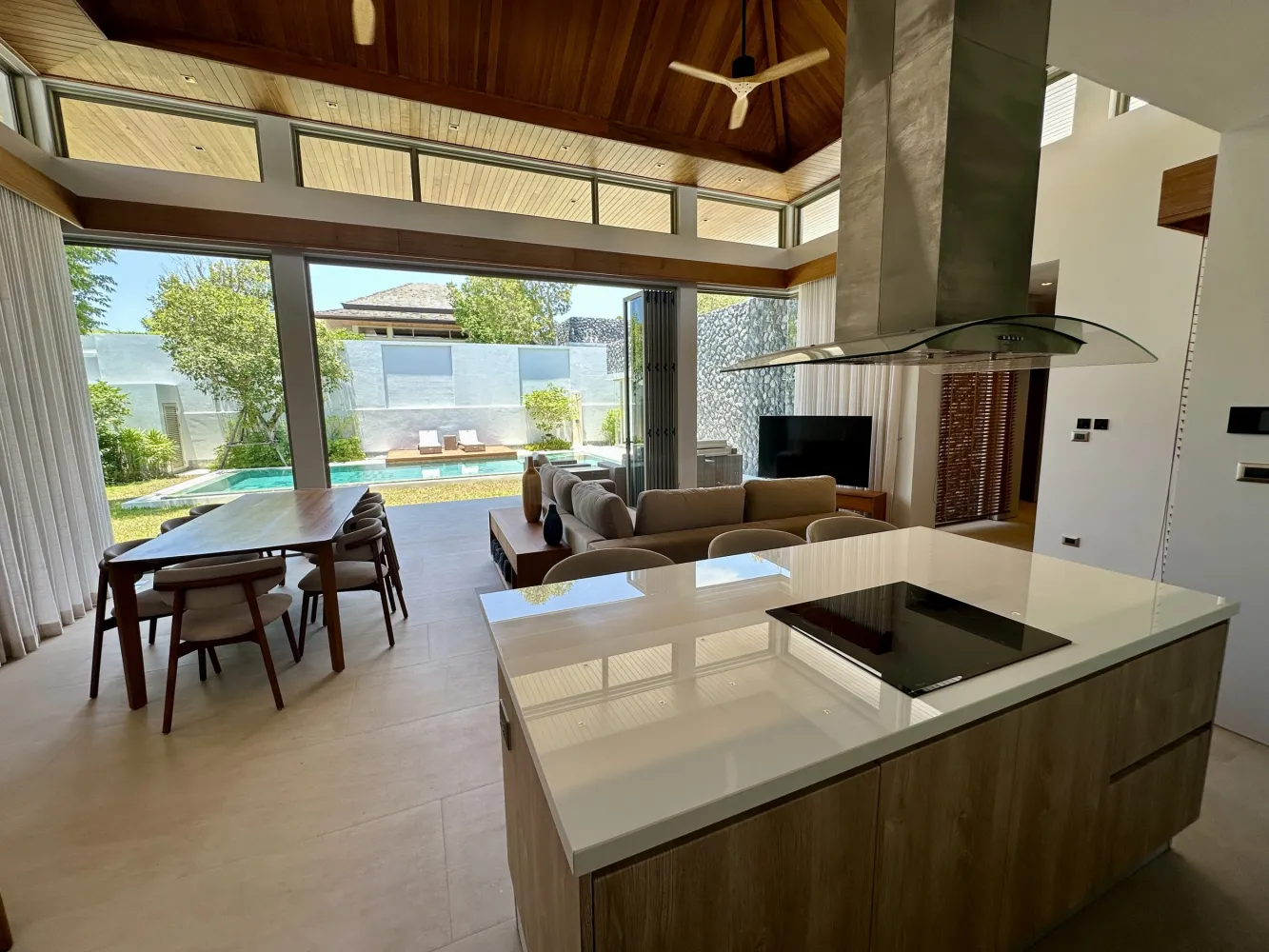 Property image - full photo 15