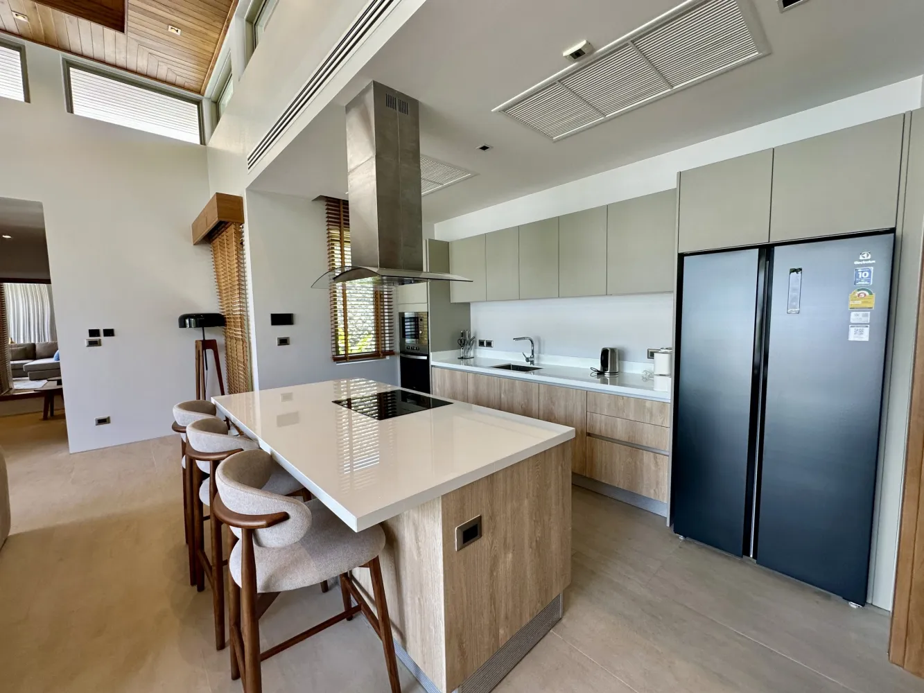 Property image - full photo 4