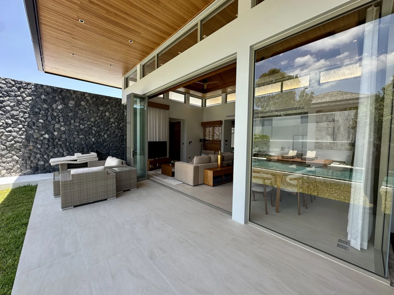 Property image - full photo 5