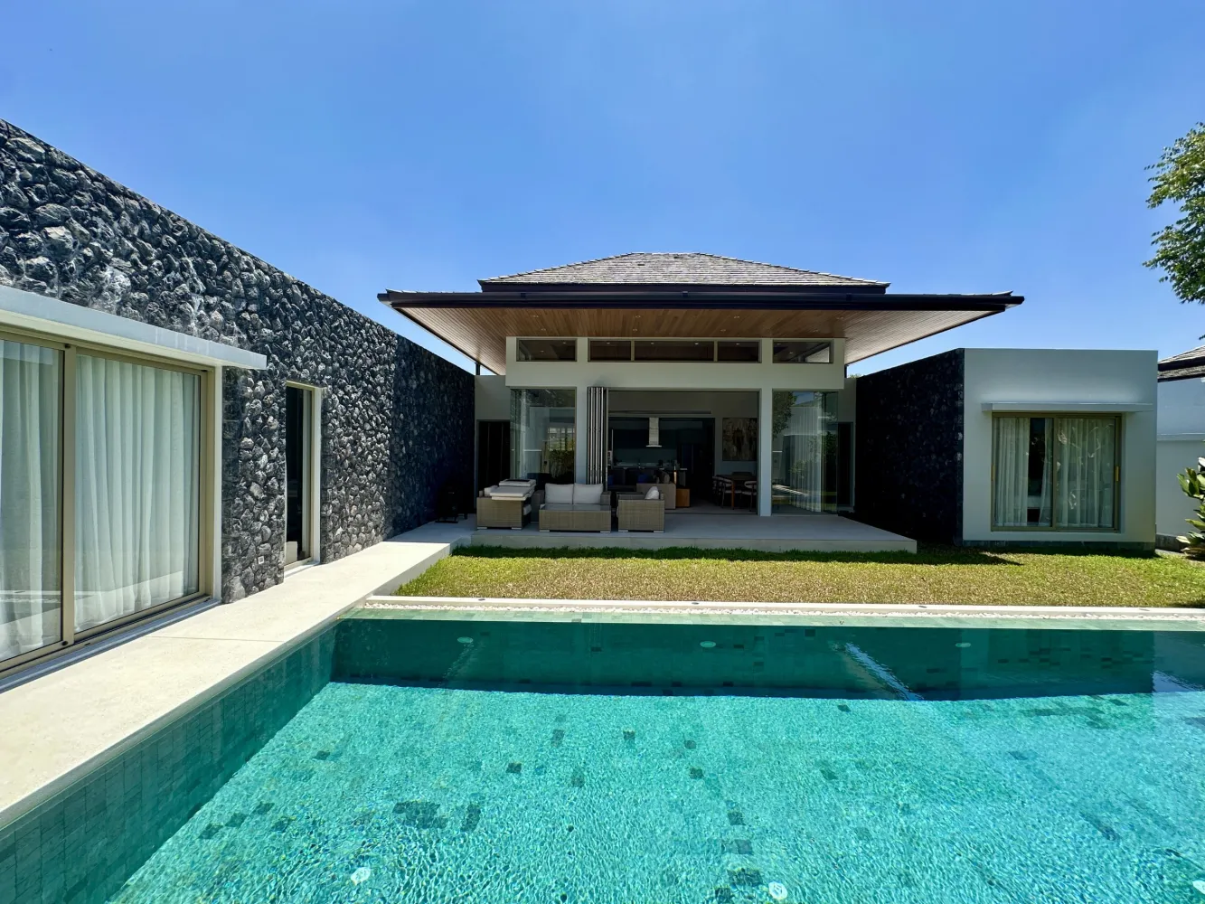 Property image - full photo 1