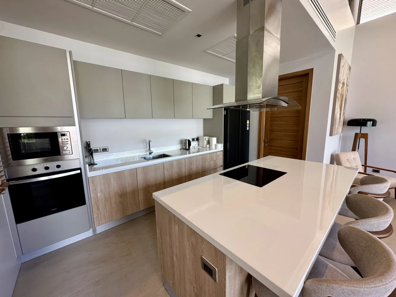 Property image - full photo 11