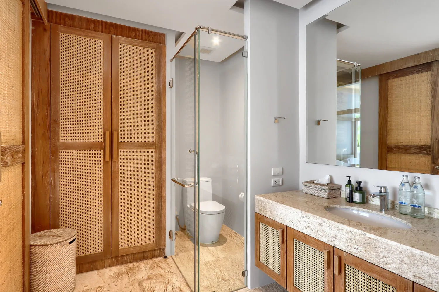 Property image - full photo 33
