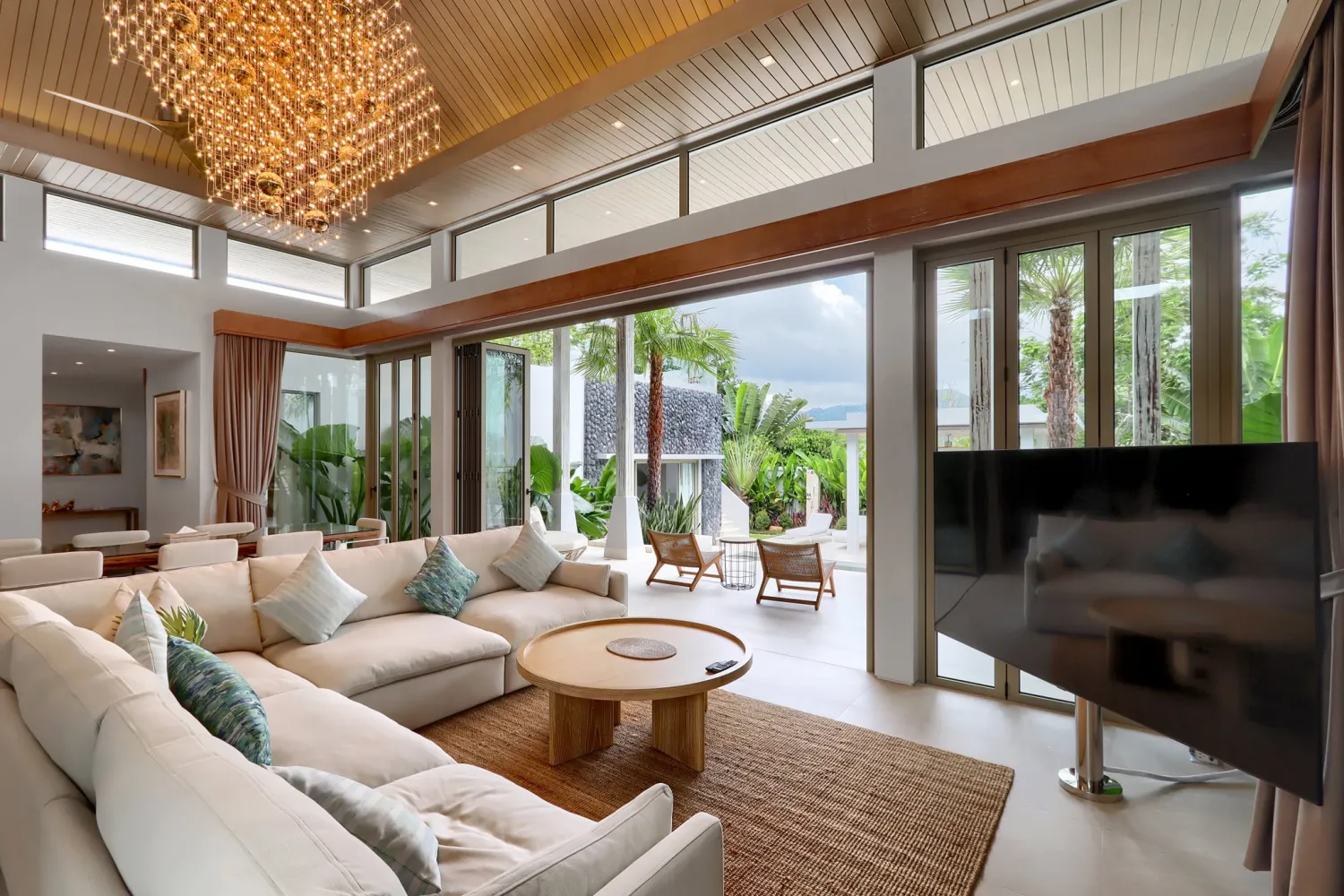 Property image - full photo 3