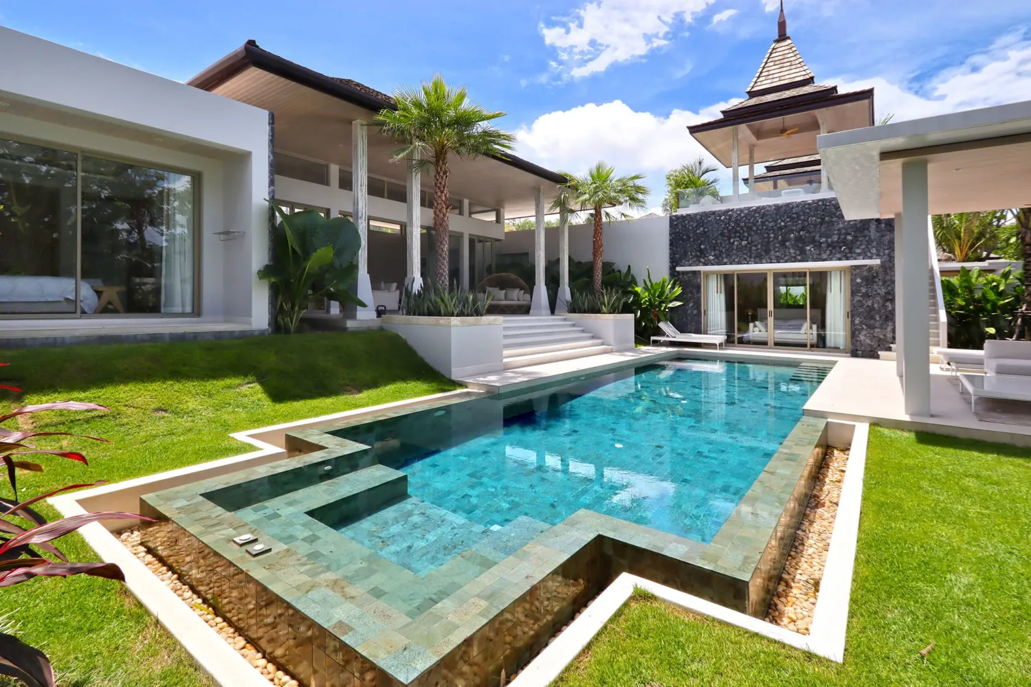 Property image - full photo 1