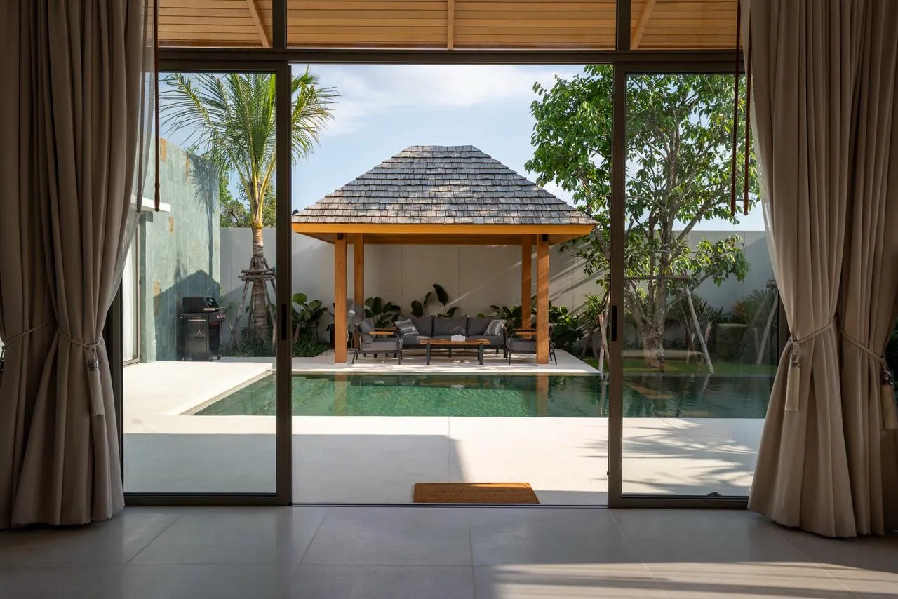 Property image - full photo 2