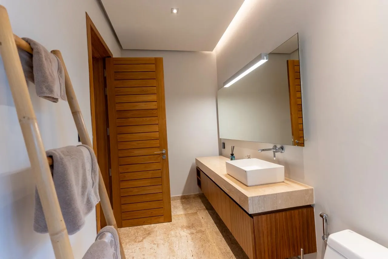 Property image - full photo 33