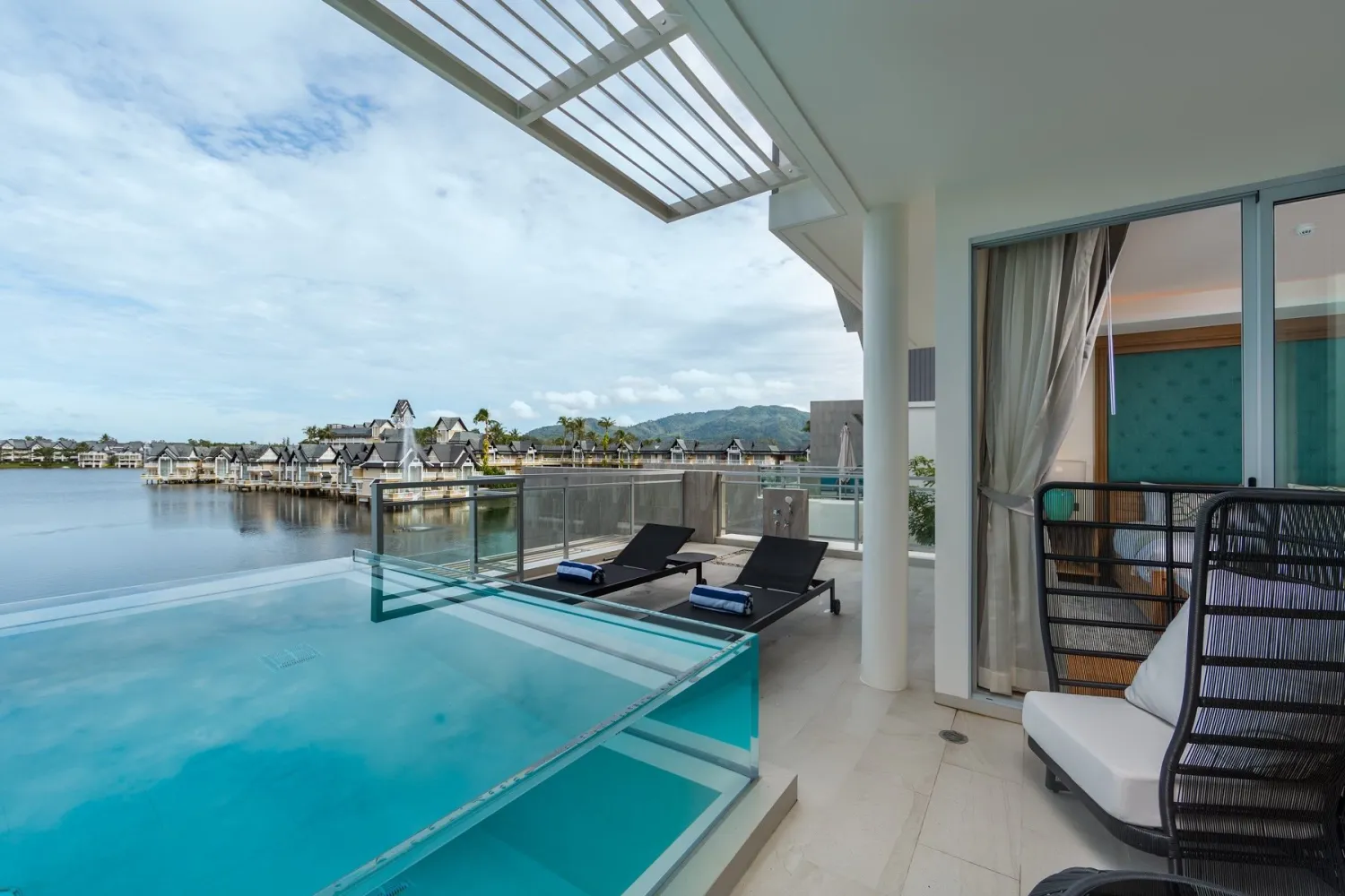 Property image - full photo 16