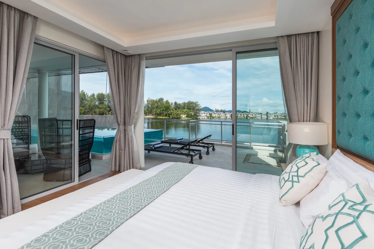 Property image - full photo 37