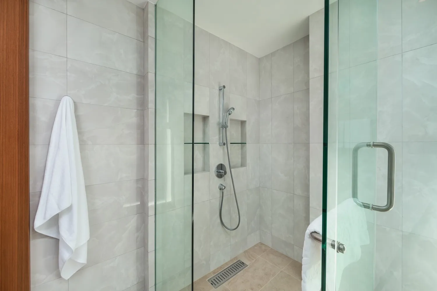 Property image - full photo 29