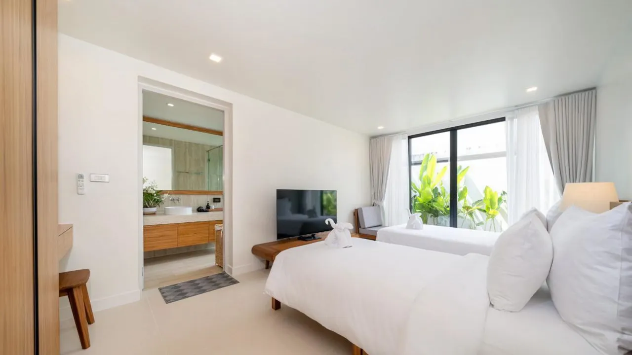 Property image - full photo 15