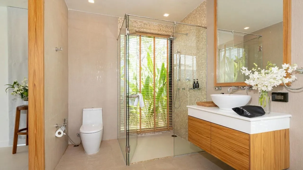 Property image - full photo 16