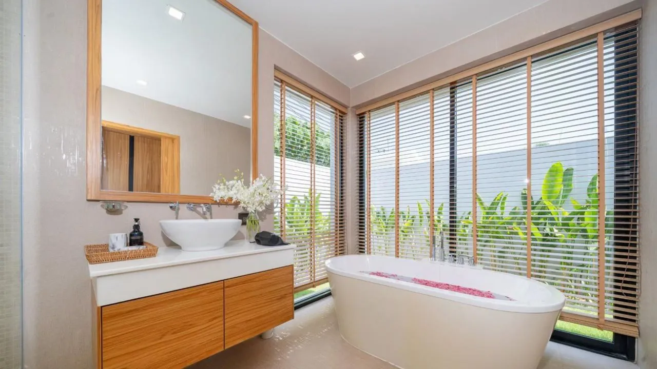 Property image - full photo 20