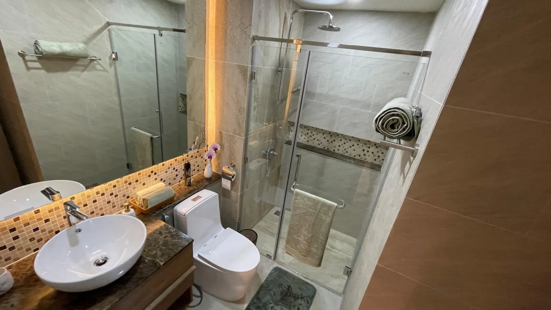 Property image - full photo 11