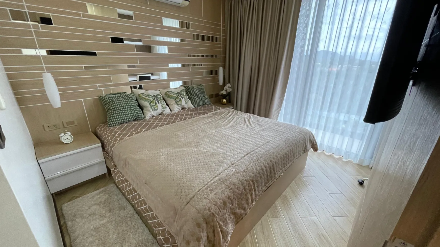 Property image - full photo 12