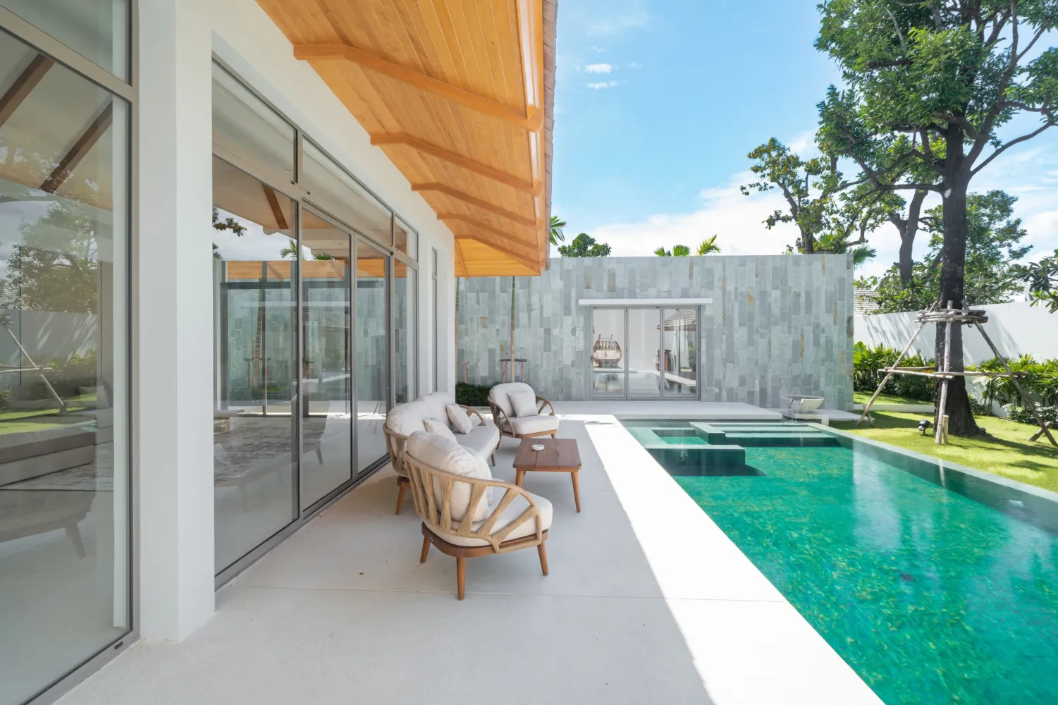 Property image - full photo 13