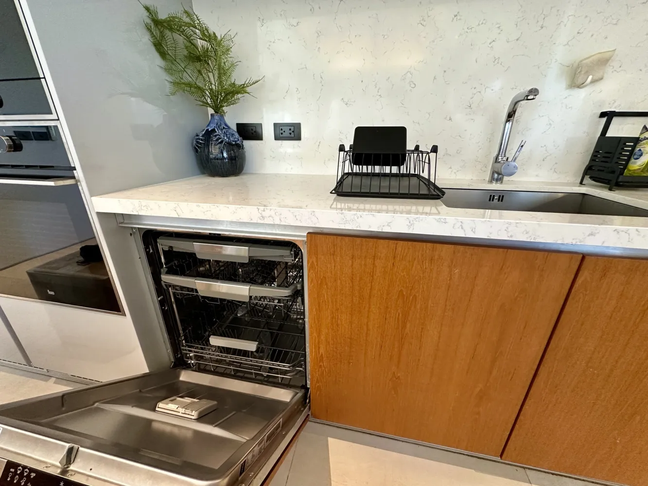 Property image - full photo 37