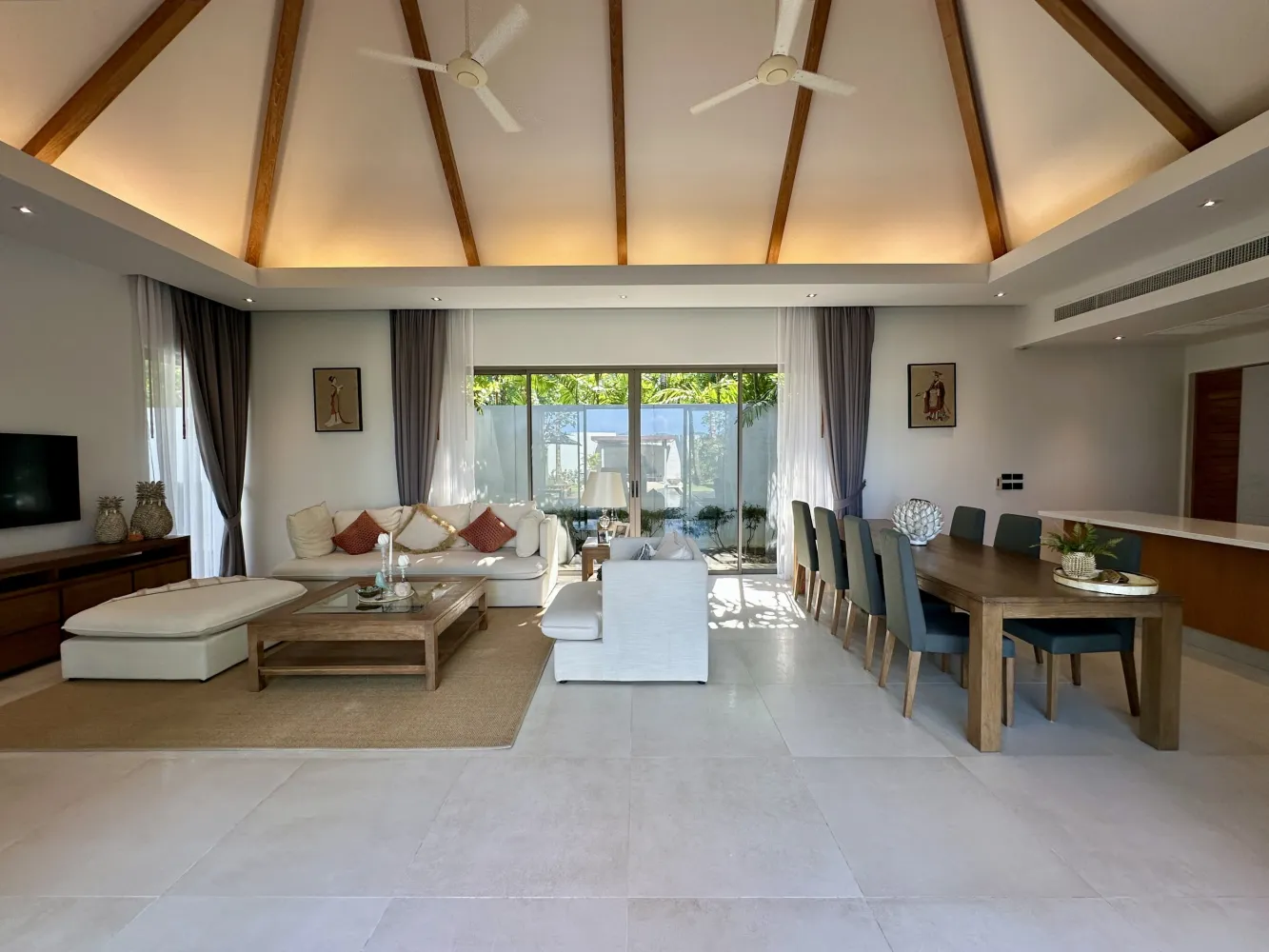 Property image - full photo 2