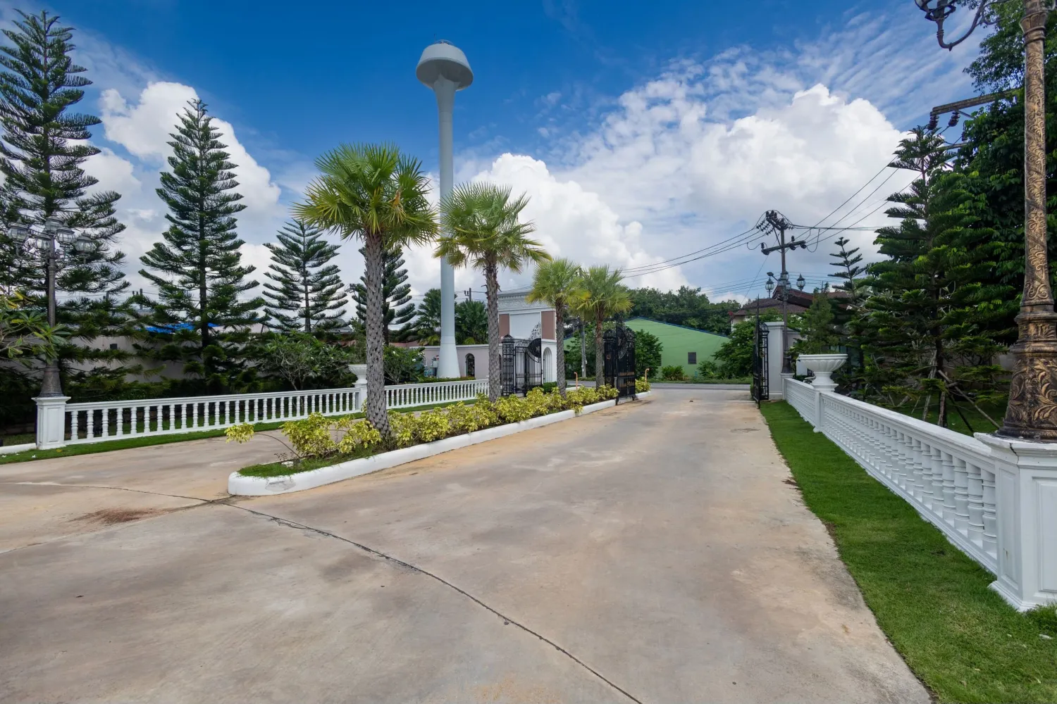 Property image - full photo 43