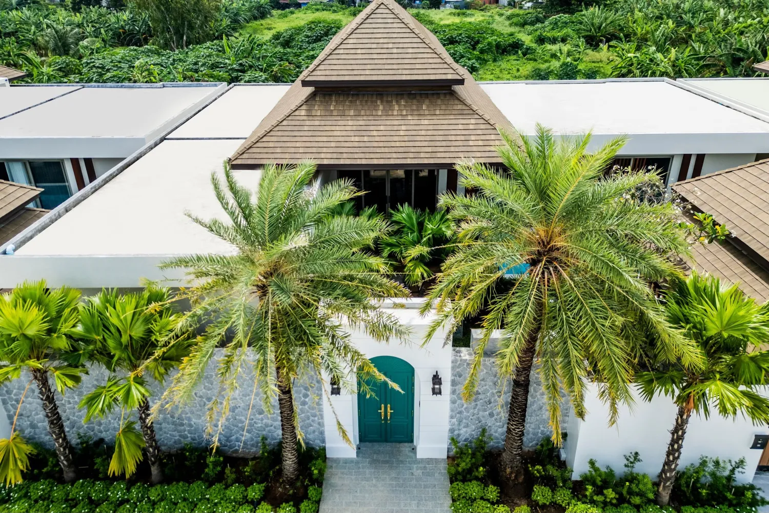 Property image - full photo 2