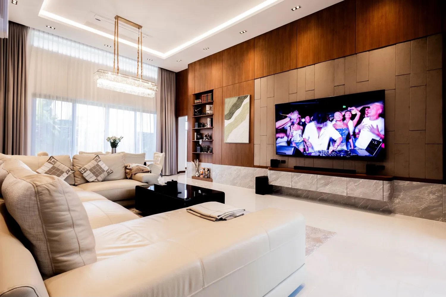 Property image - full photo 8