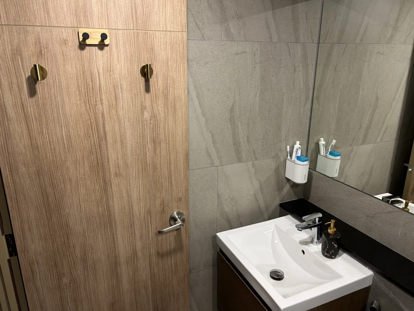 Property image - full photo 15